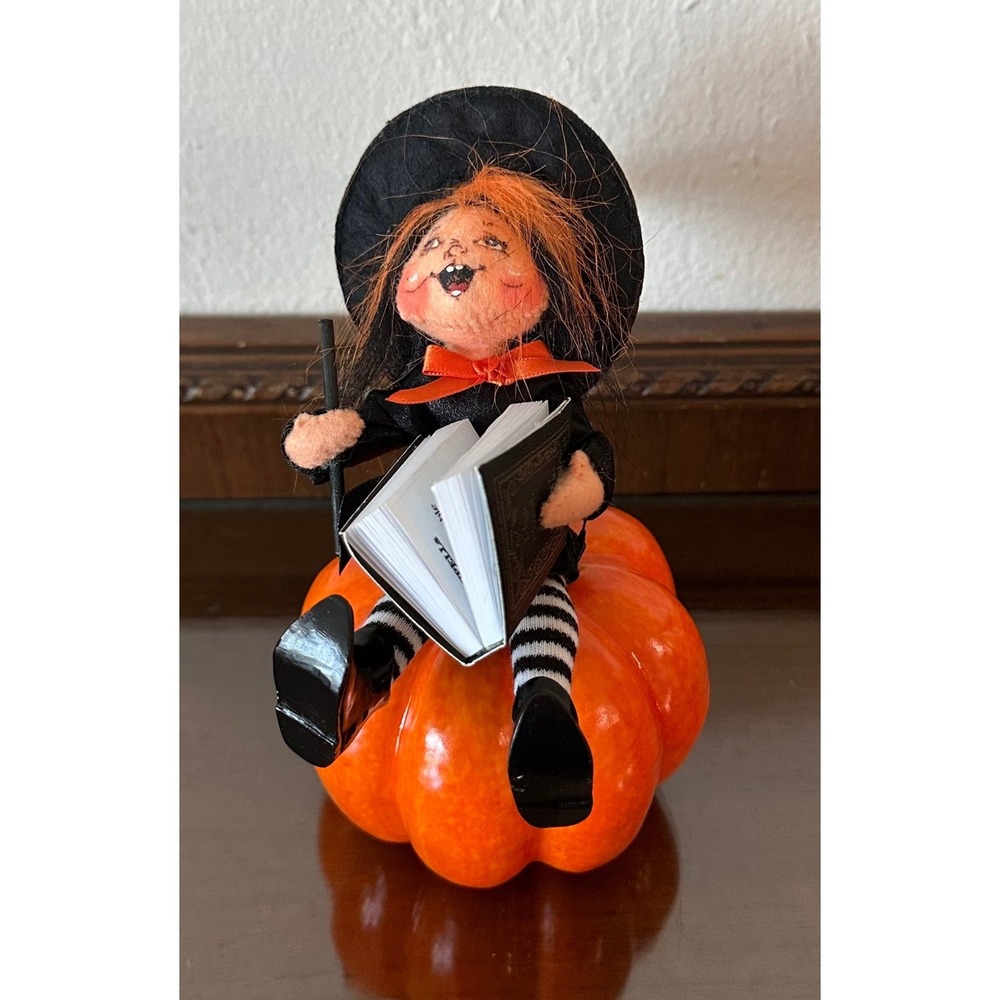 Annalee Witch Kid On Pumpkin with Spell Book 2007 Halloween Fall Decoration